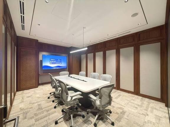 Small meeting room, at IOI Central Boulevard Towers