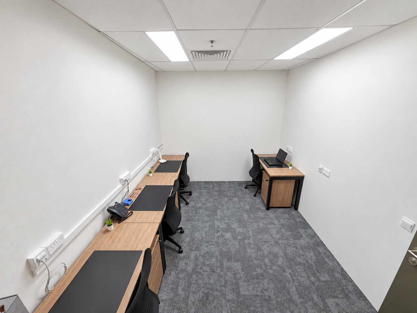 Room 2016, 4–5 pax internal private office at Shaw Centre